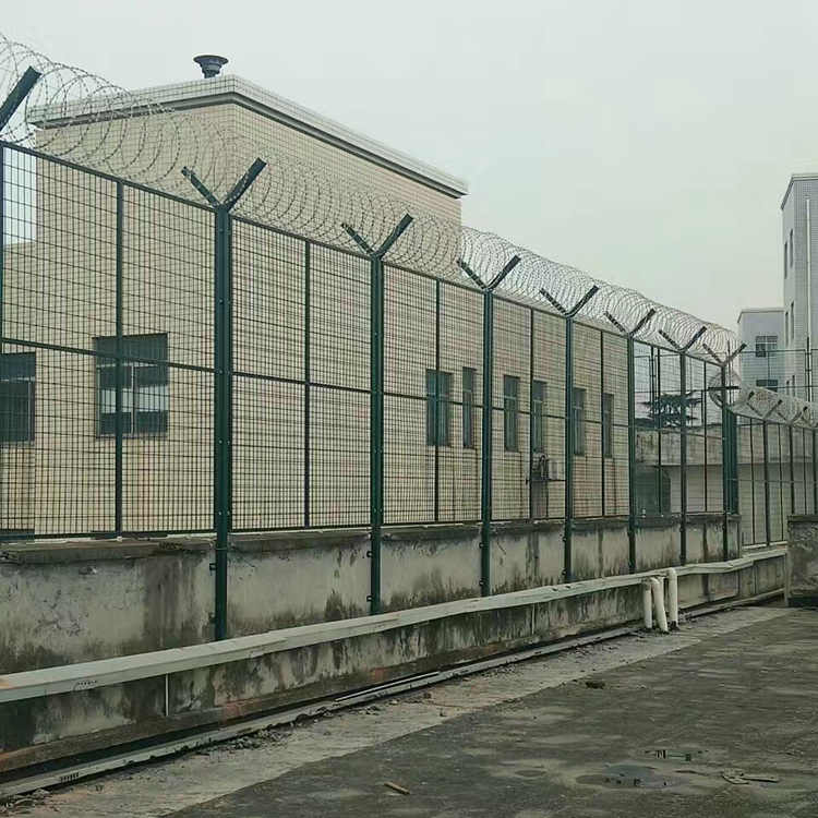 江蘇監(jiān)獄警戒鋼網墻